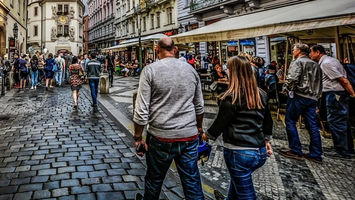 o primarita din italia spune ca romanii se comporta ca niste animale femeia a fost amenintata cu