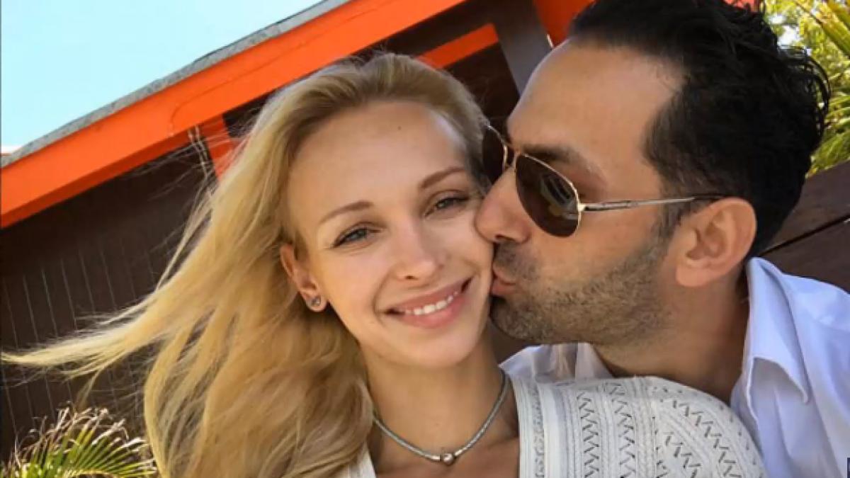 un cunoscut model i a cerut iubitului o suma importanta de bani dar acesta a refuzat o cum a ales