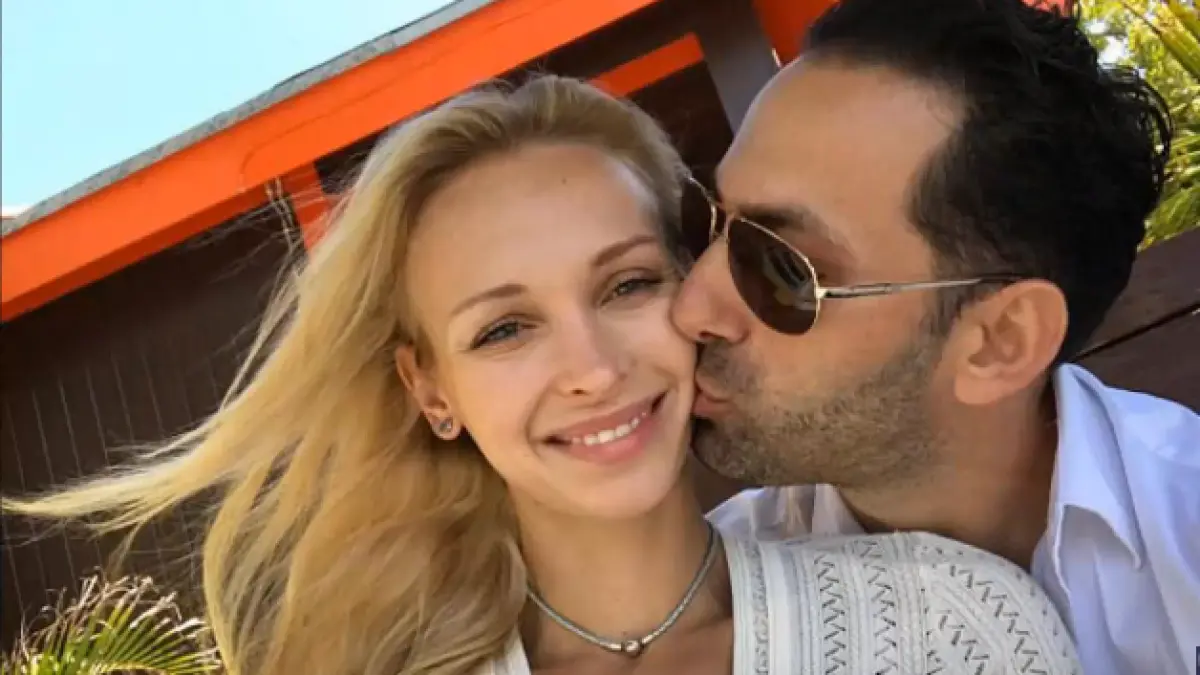 un cunoscut model i a cerut iubitului o suma importanta de bani dar acesta a refuzat o cum a ales