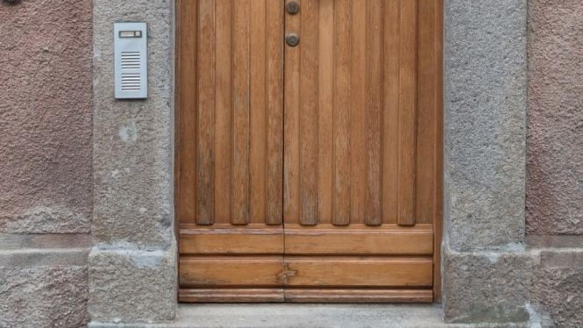 greseala mare pe care o face toata lumea de ce nu este bine sa tii un pres in fata usii de la