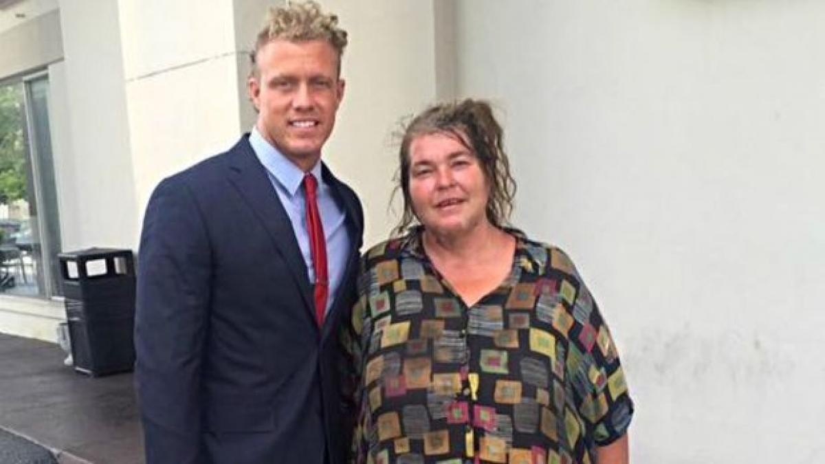 in fiecare saptamana ii dadea bani si mancare unei cersetoare apoi a aflat pe ce isi cheltuia ea