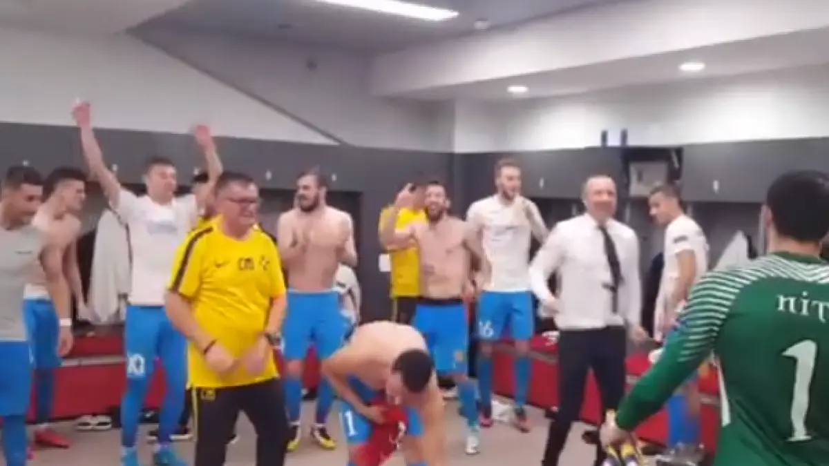 entuziasm in vestiarul fcsb dupa meciul cu beer sheva jucatorii au cantat si au dansat video