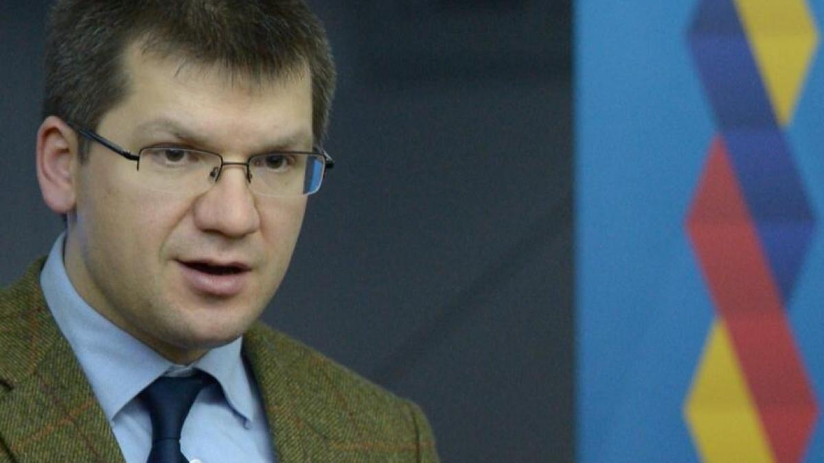 metoo un politician celebru acuza ca a fost hartuit sexual de un preot anglican mi a sarutat lobul