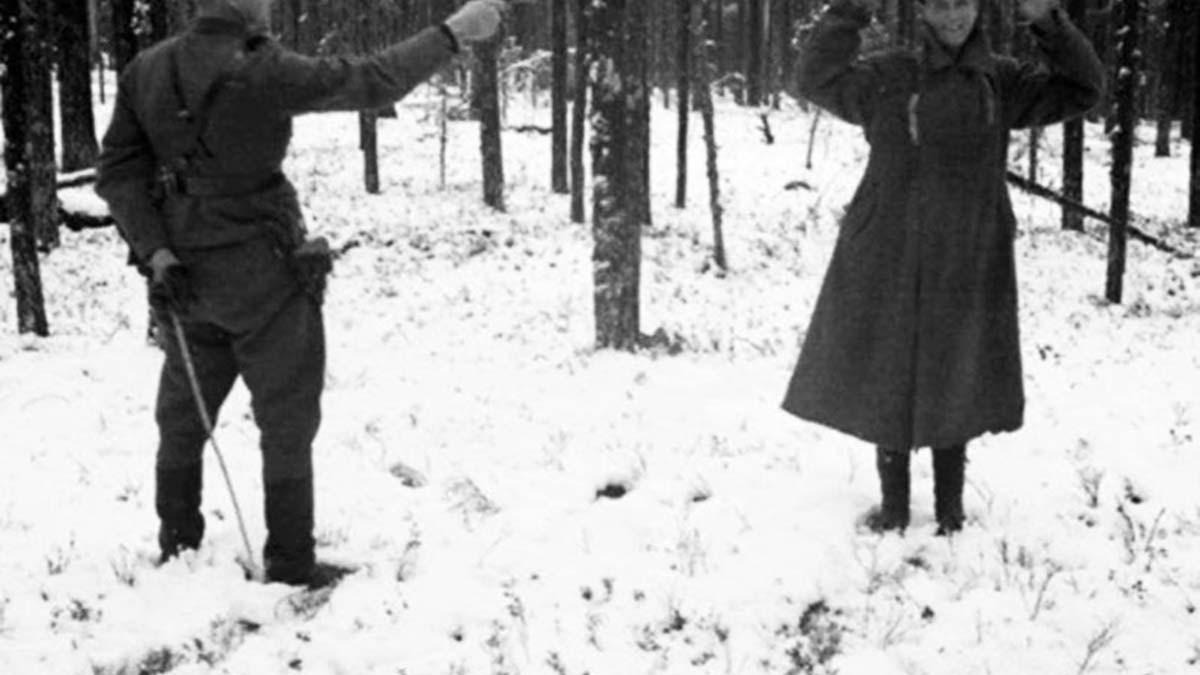 moartea ne zambeste tuturor tot ce putem sa facem este sa gestul stupefiant facut un condamnat la