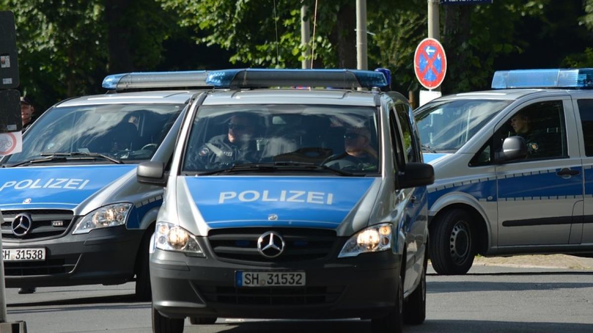 bataie cu rangi si cutite intre romani la berlin doi frati au fost injunghiati