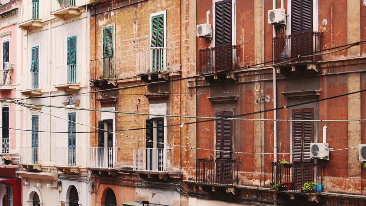 drama unei romance din italia s a aruncat de la etaj ca sa scape de sotul agresiv