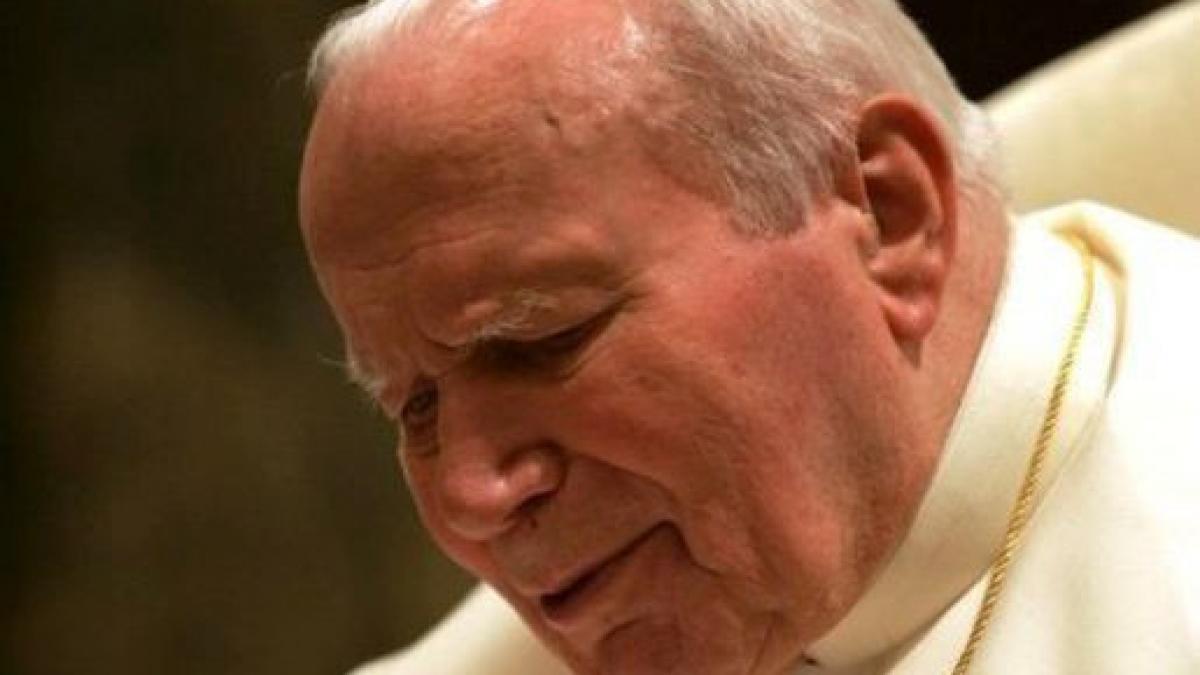 moaste ale sfantului ioan paul al ii lea expuse la catedrala greco catolica din cluj