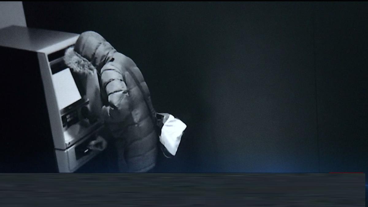 zeci de milioane de lei au disparut din bancile din romania un virus a imbolnavit atm urile