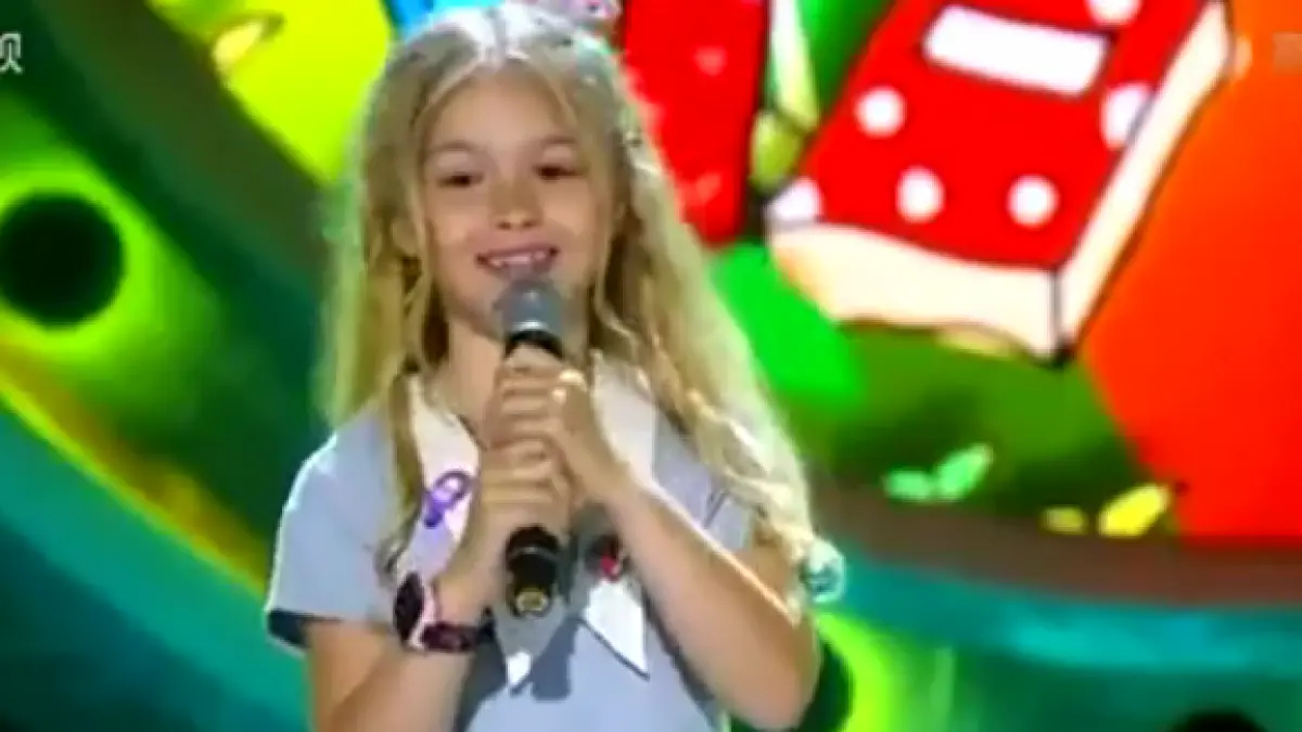 ea este romanca de sapte ani care a cucerit china cu vocea sa vreau sa ma stie toti chinezii video