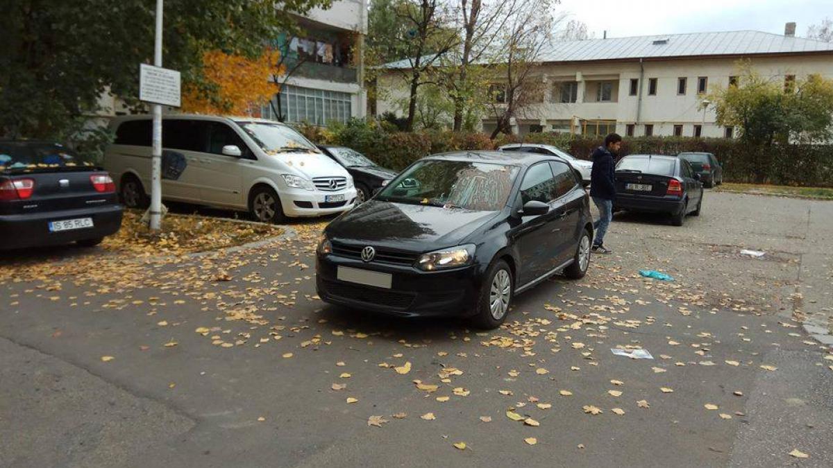 in ce tara traim a mers in vizita la niste prieteni si a parcat in fata blocului cum si a gasit