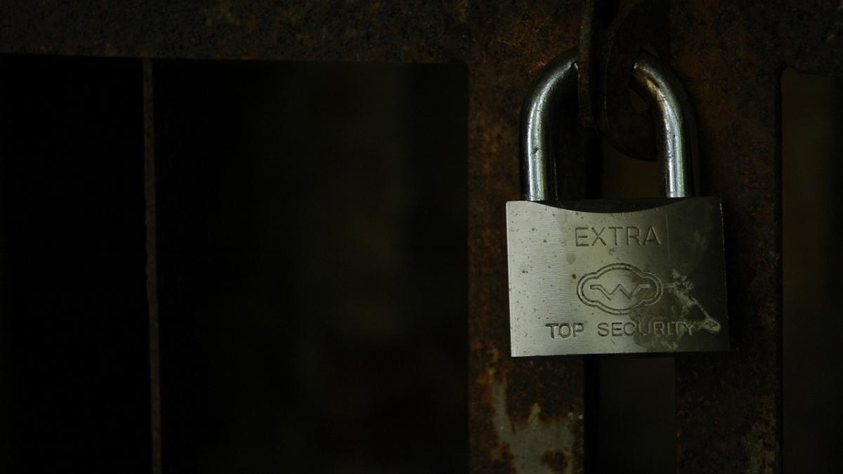 situatie fara precedent un edil din romania vrea sa inchida primaria