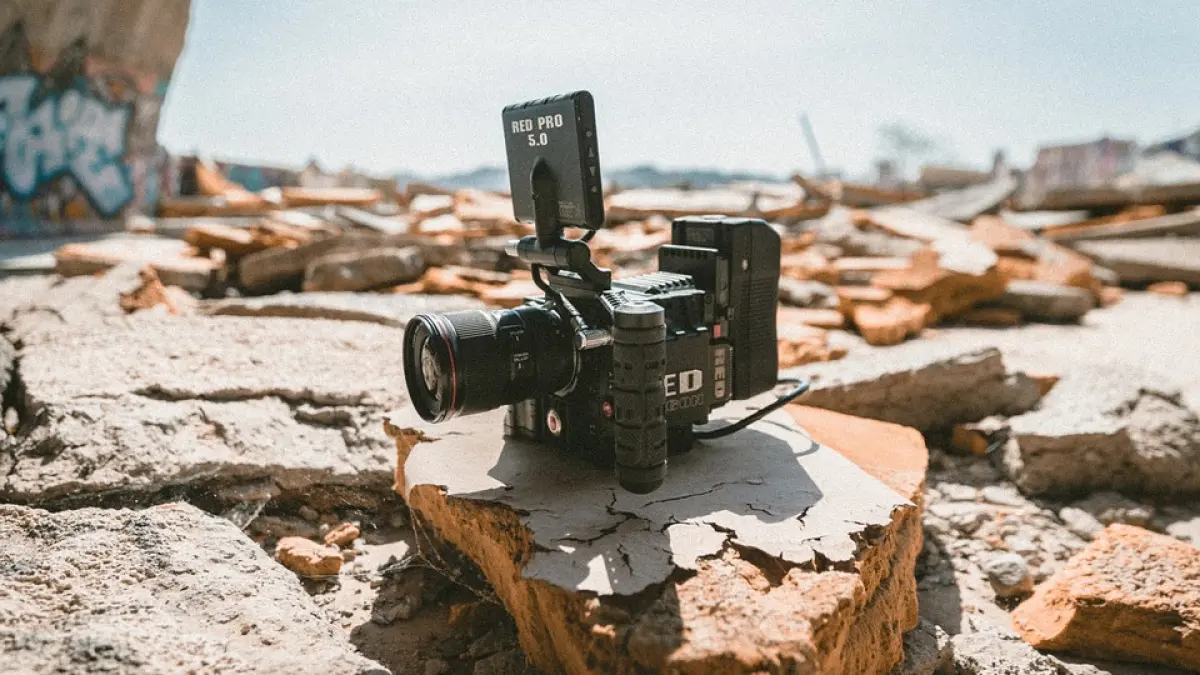 un fermier a gasit pe camp o camera de filmat cand a vazut imaginile fbi a deschis imediat o ancheta