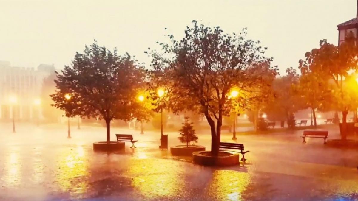 cod galben si portocaliu prelungit de vant puternic in bucuresti si in mai multe judete din tara