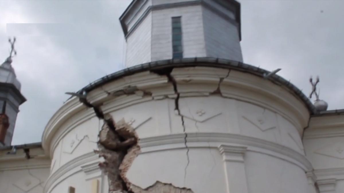 in premiera dezastru in tara suspectilor de serviciu