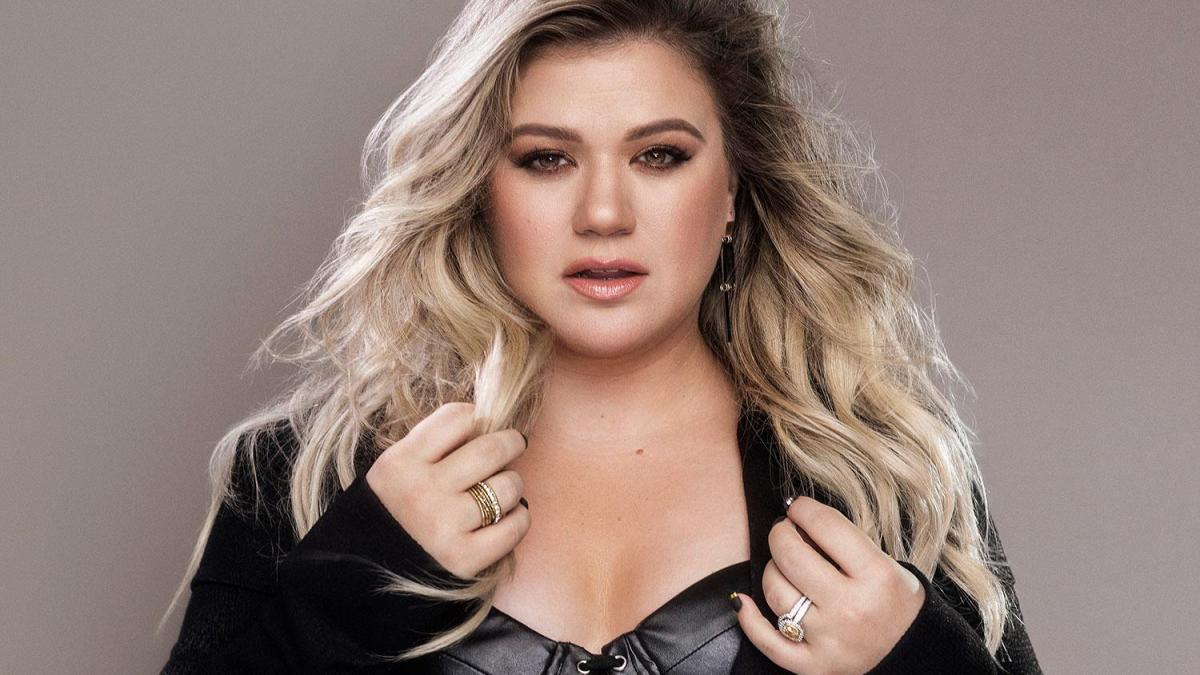 kelly clarkson la un pas de a se sinucide care a fost motivul