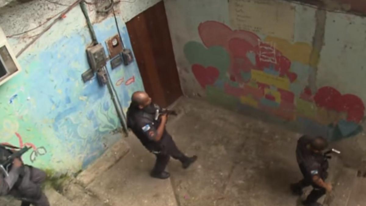 o turista ucisa din greseala de politie in timp ce vizita o favela in rio de janeiro