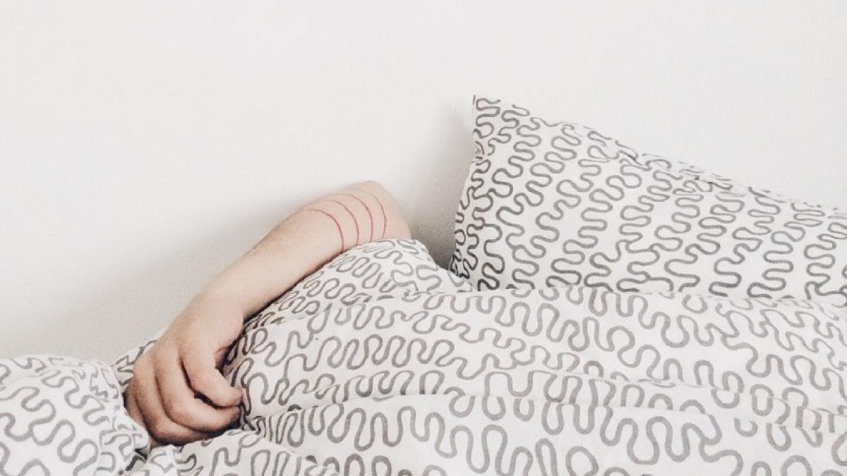 un barbat si a sufocat sotia cu o perna motivul crimei este de a dreptul halucinant au facut un