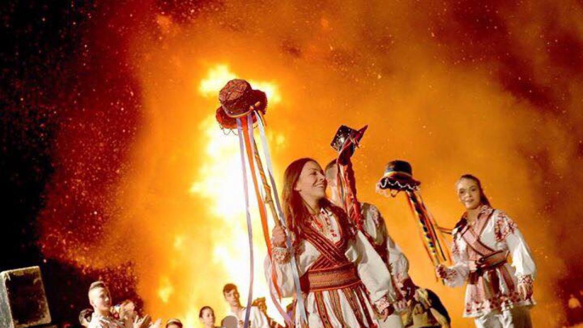 focul lui sumedru se aprinde miercuri seara la campulung muscel