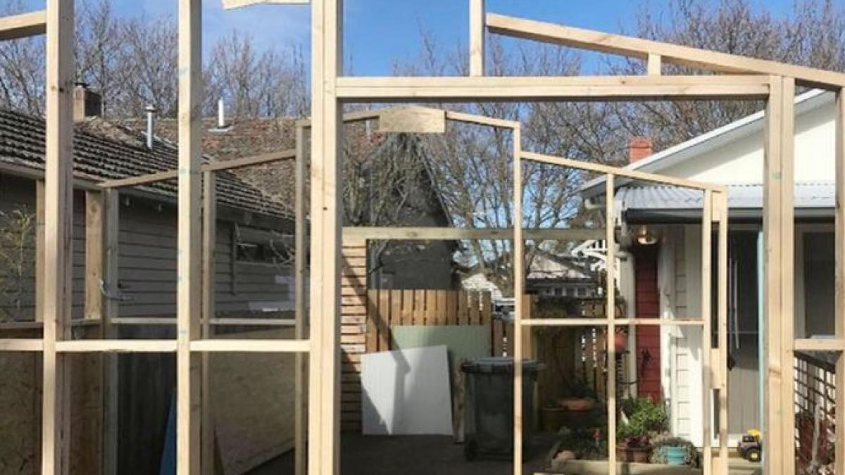 si a ridicat o casa cu mai putin de 9 000 de euro respectand o singura regula uite cum arata