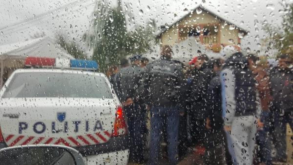 inmormantarea care a blocat traficul ultimul drum al unui interlop de etnie roma a provocat multi