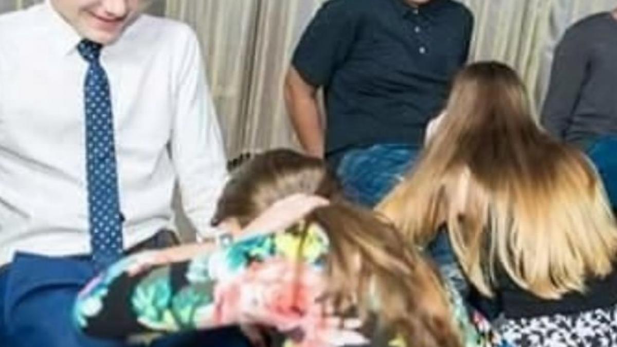 reactia unui preot ortodox dupa scandalul sexului oral mimat la balul bobocilor acei tineri trebuie