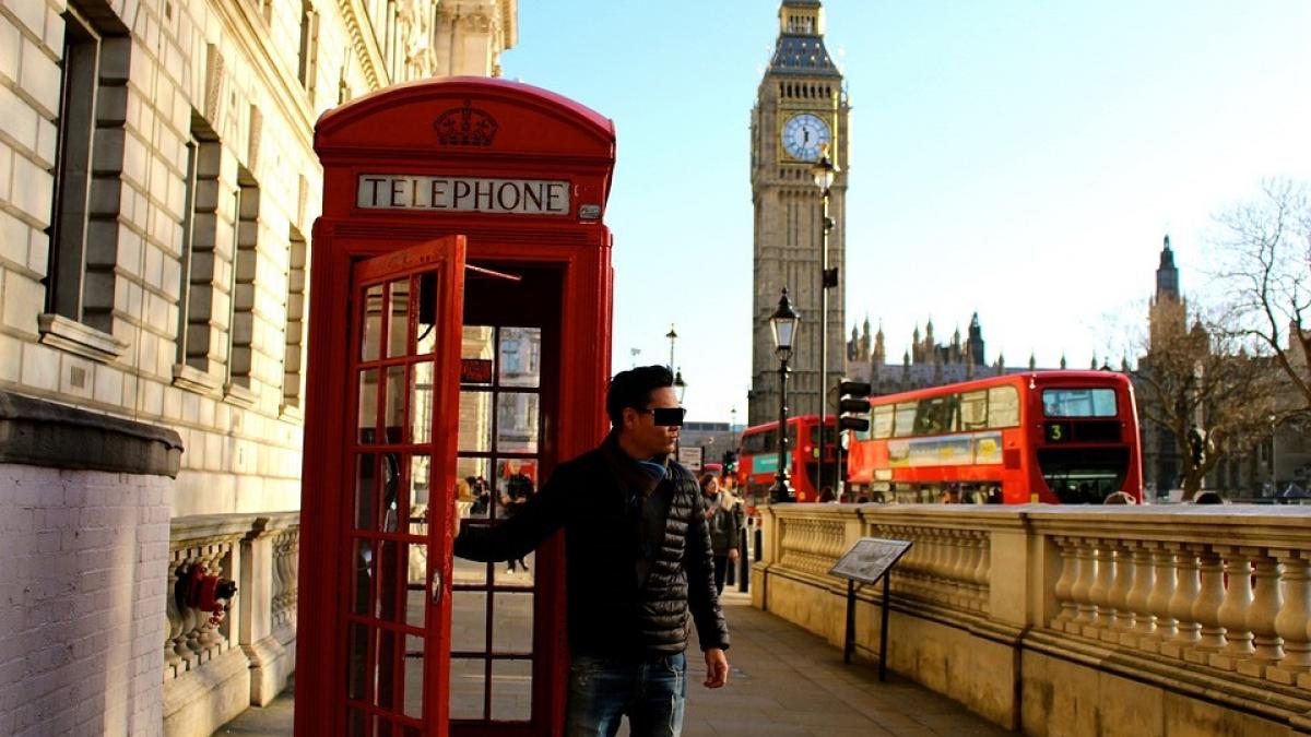 un roman din anglia a fost intrebat care e diferenta dintre romani si englezi cand i a auzit