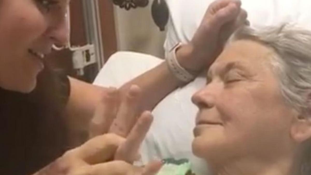 era pe moarte cand asistenta medicala s a apropiat de ea si i a soptit ceva ce s a intamplat dupa