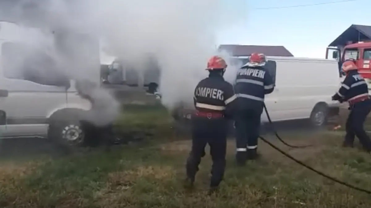 incendiu in judetul olt doua autoutilitare au luat foc autoritatile intervin de urgenta video