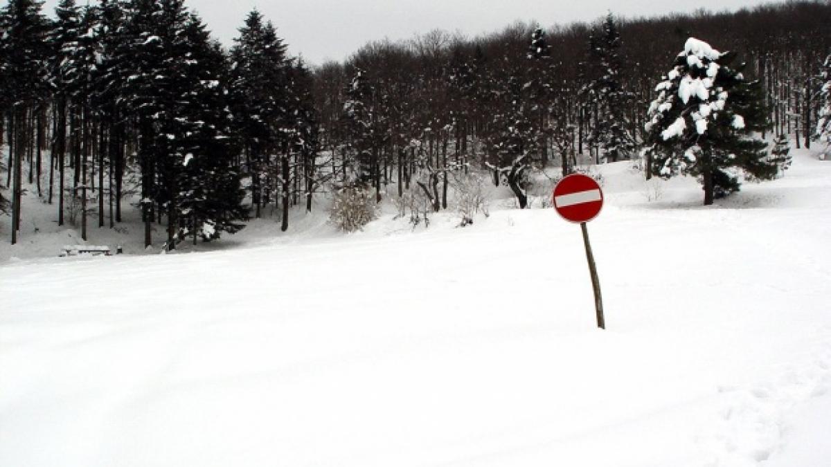 locul din romania unde stratul de zapada atinge 15 centimetri