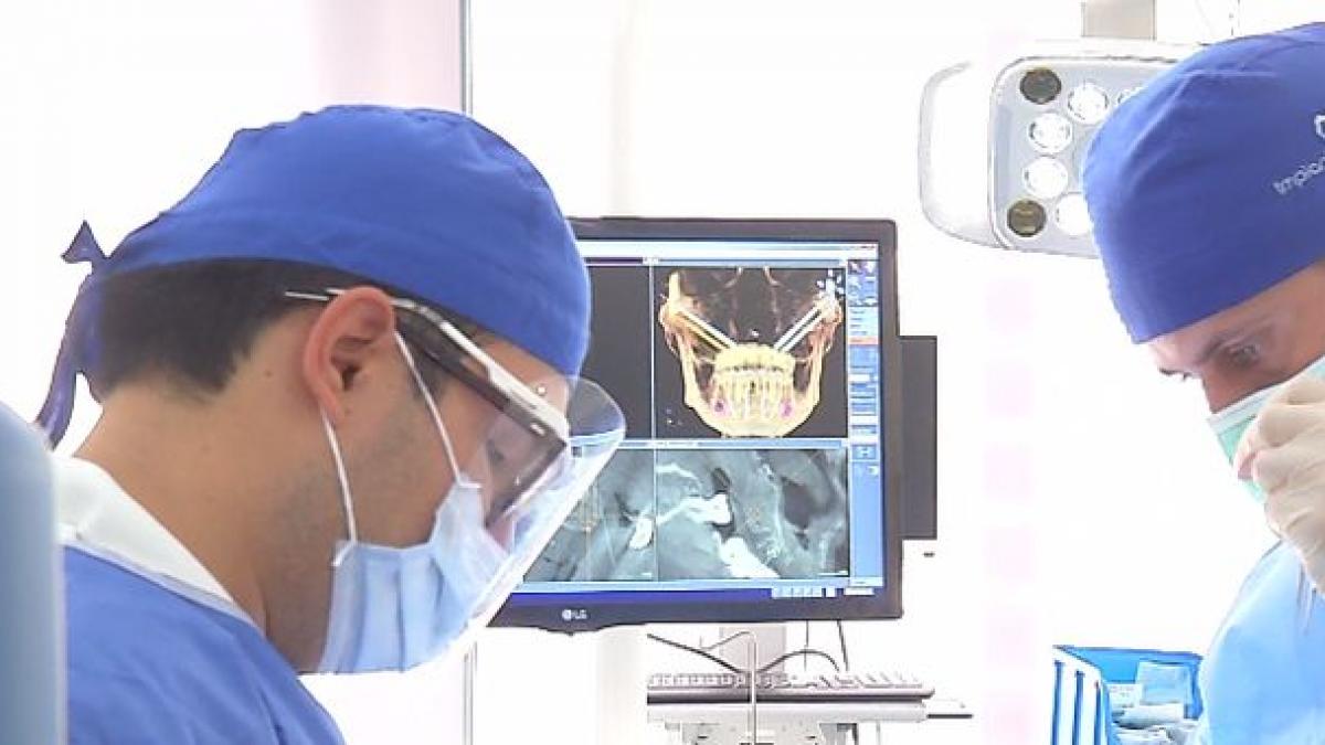 o femeie a primit sansa de a avea o viata normala opt medici i au redat bucuria de a trai dupa o