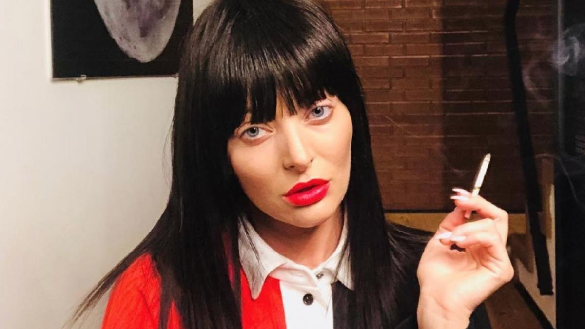 delia s a pozat cu tigara in mana ce i a spus un fan si raspunsul ei genial