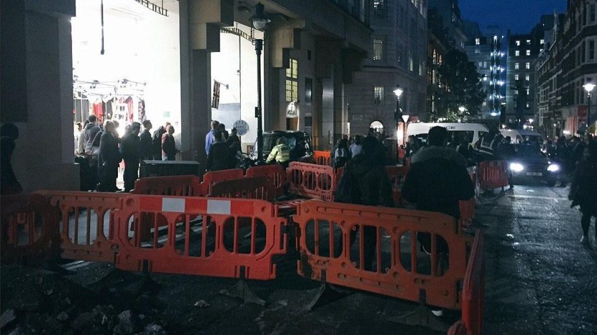 panica la londra un taxi a intrat pe trotuar si a ranit mai multi pietoni bilantul victimelor