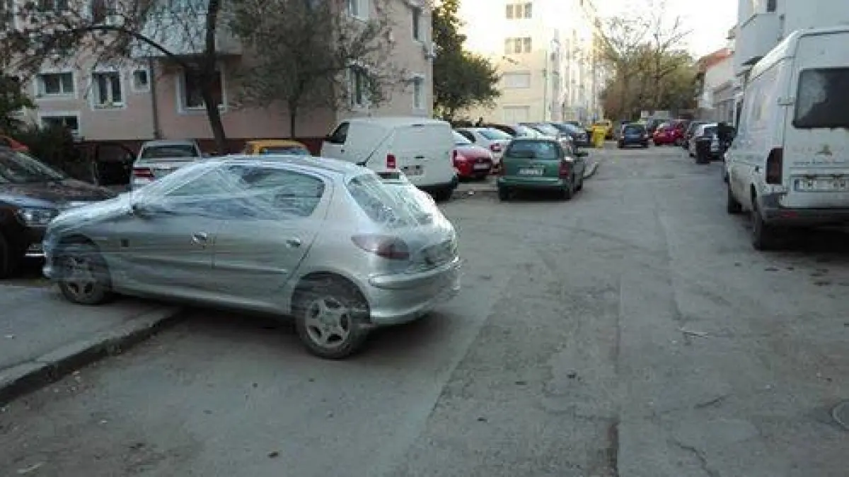 a parcat neregulamentar iar oamenii din zona au decis sa se razbune soferul a incremenit cand si a