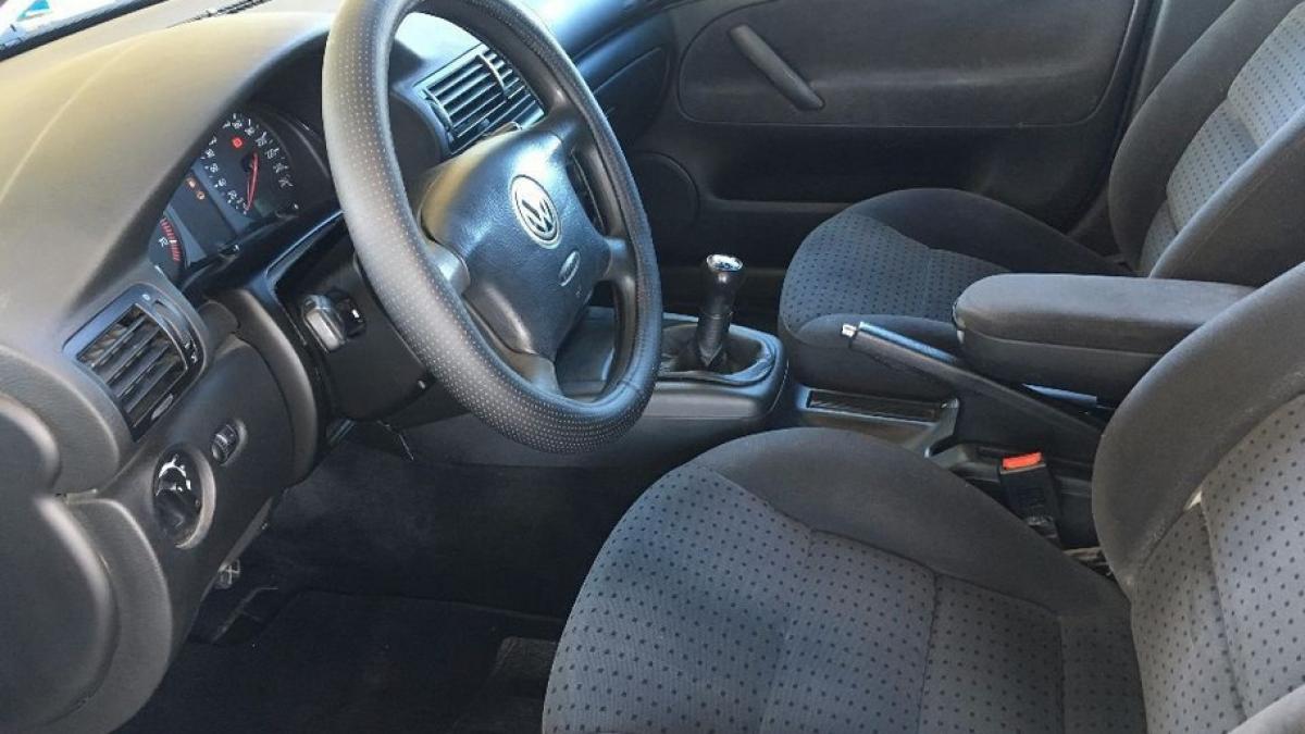 cu cat se vinde un passat cu 2 000 000 de km la bord se afla intr o stare ireprosabila foto