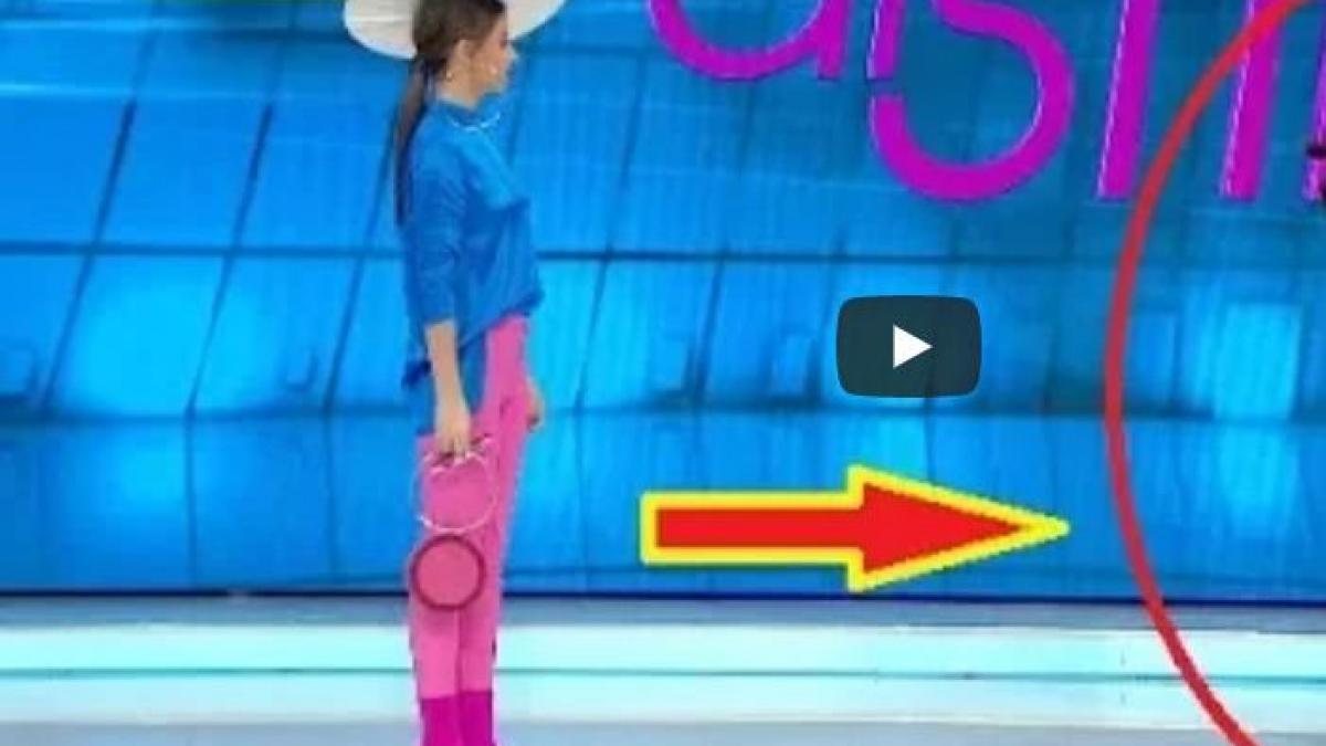 o prezentatoare tv din romania si a ridicat fusta in timpul emisiunii si i s a vazut lenjeria