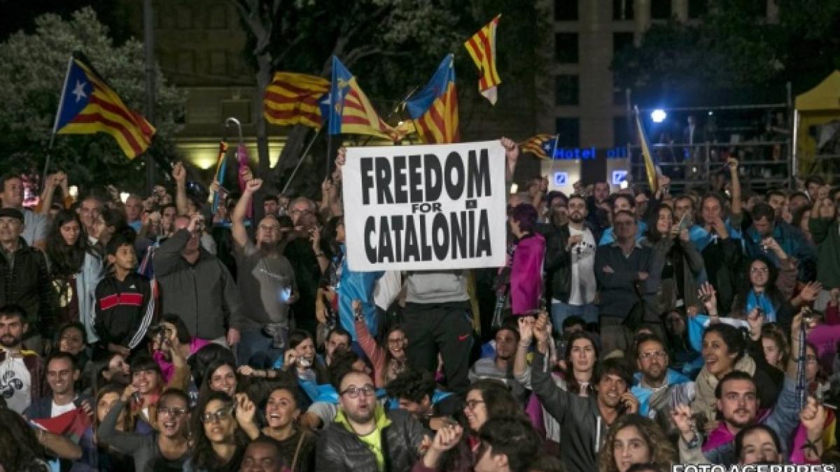 mii de catalani au iesit in strada dupa arestarea celor opt ministri regionali