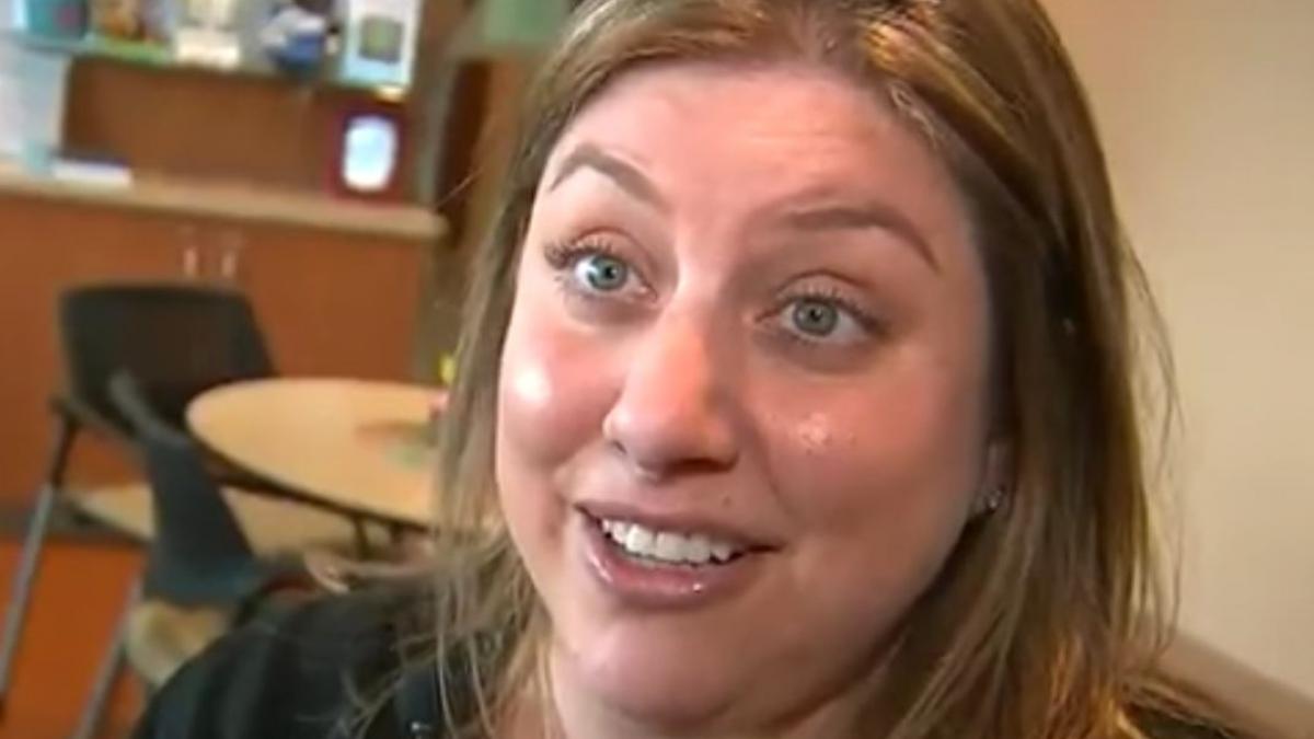 era in supermarket cand barbatul din fata sa si a dat seama ca si a uitat portofelul acasa femeia a