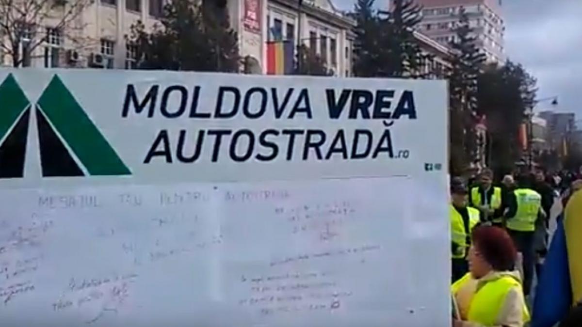 lant uman la iasi pentru constructia autostrazii ungheni iasi targu mures peste 2 000 de oameni au