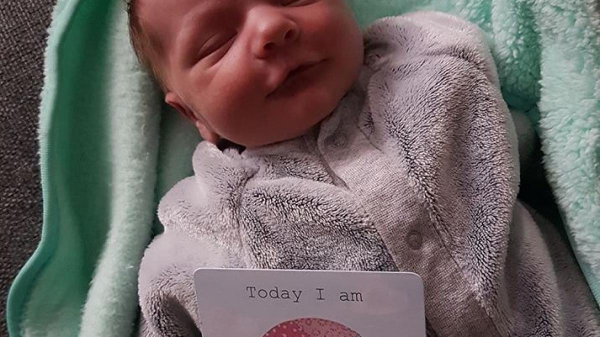 au cerut oamenilor sa ii ajute cu un nume pentru bebelusul lor motivul pentru aceasta decizie a