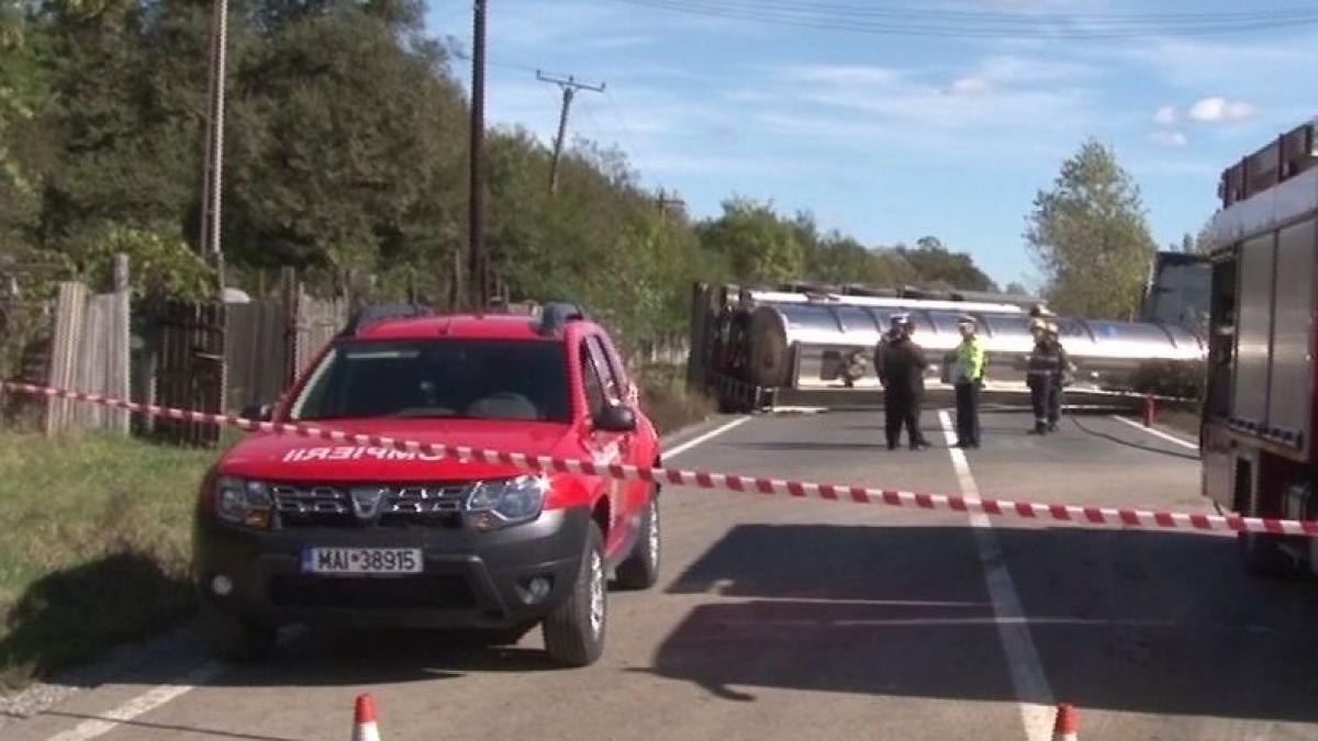 circulatia rutiera si feroviara a fost reluata in localitatea traian pericolul de explozie a fost