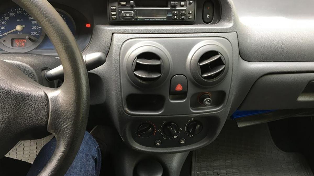 anuntul demential de vanzare a unei dacia solenza din 2005 ce ofera vanzatorul ca bonus de aia e