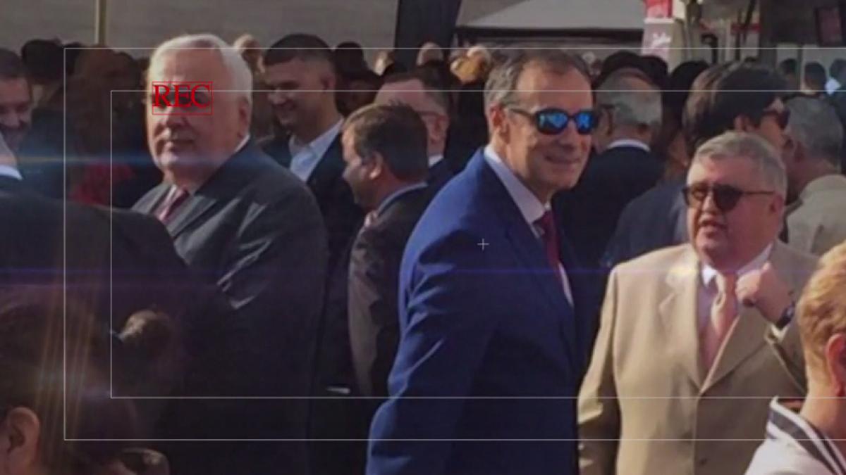 cat costa costumele de lux ale lui florian coldea