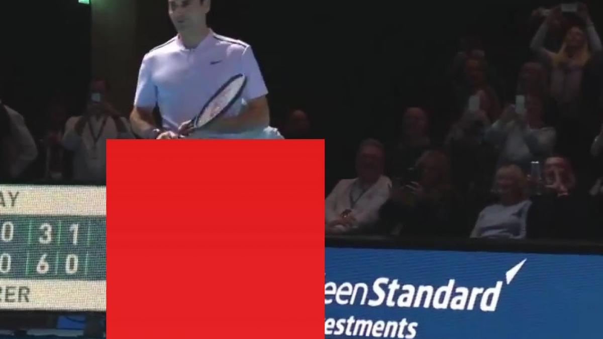 cum a aparut roger federer imbracat pe un teren de tenis fanii au crezut ca nu vad bine foto