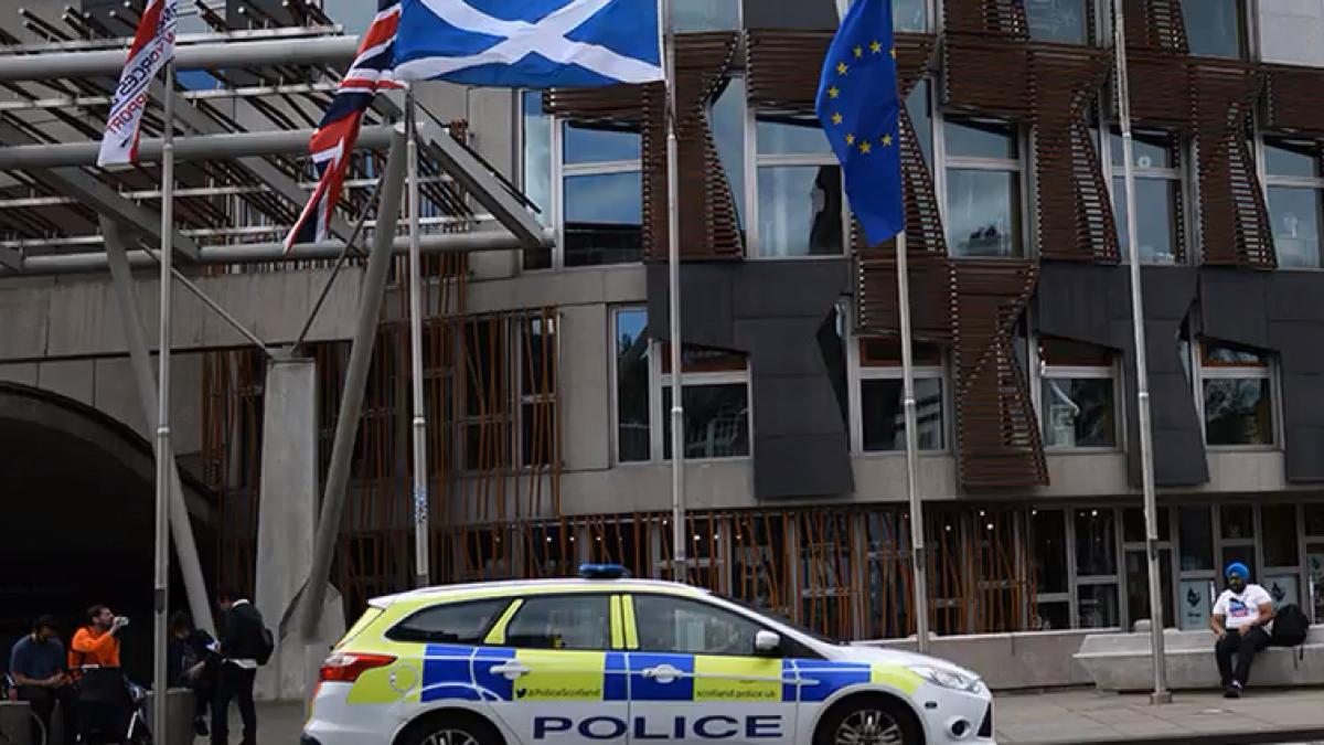 parlamentul scotiei evacuat zona a fost securizata video