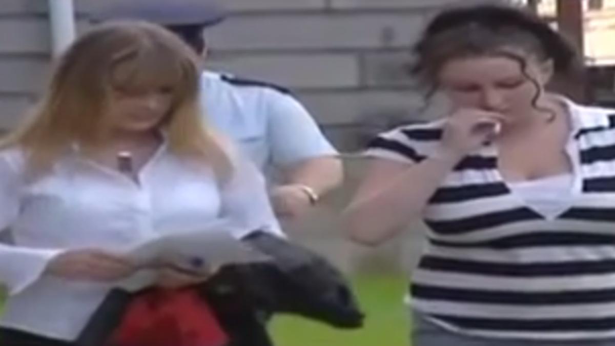 a ciopartit un barbat si s a plimbat cu capul sau in autobuz este de a dreptul uluitor ce urmeaza