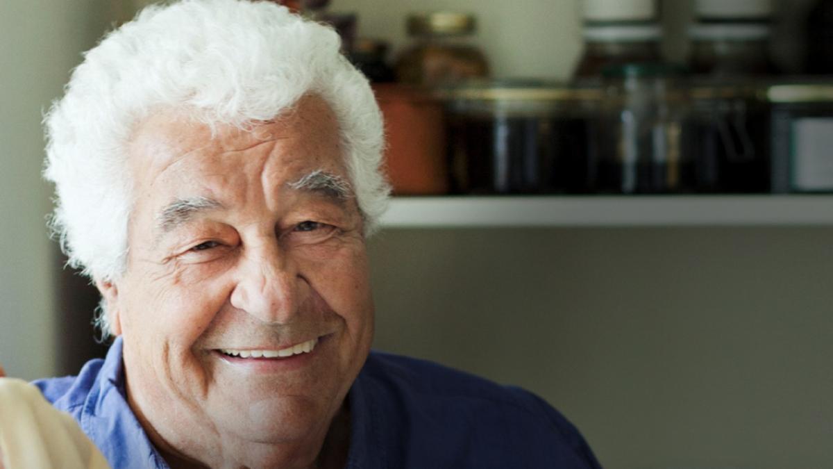 a murit nasul gastronomiei italiene milioane de oameni i au citit cartile