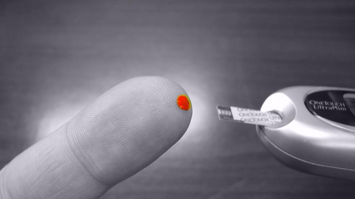 avea sangele galben din cauza mancarii pe care o consuma si tu faci greseala aceasta