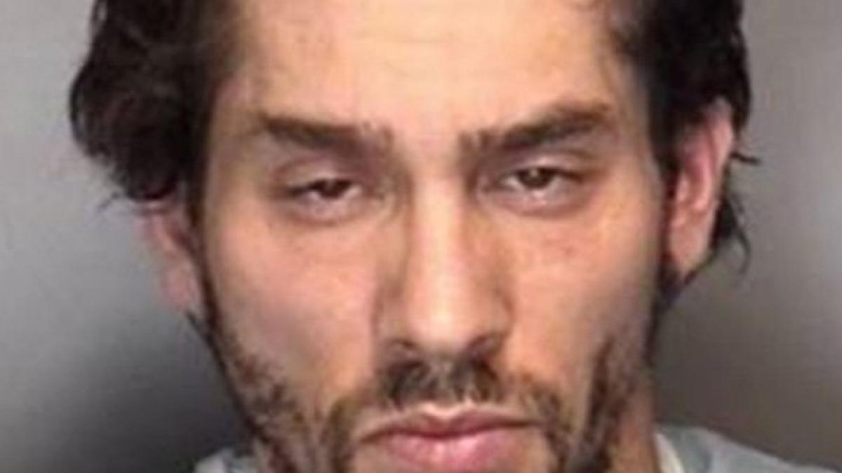 Şi-a cerut iubita de soţie, iar ea a refuzat. Cumplit ce a făcut bărbatul orbit de furie. Când au intrat în casă, poliţiştii au crezut că văd un film horror