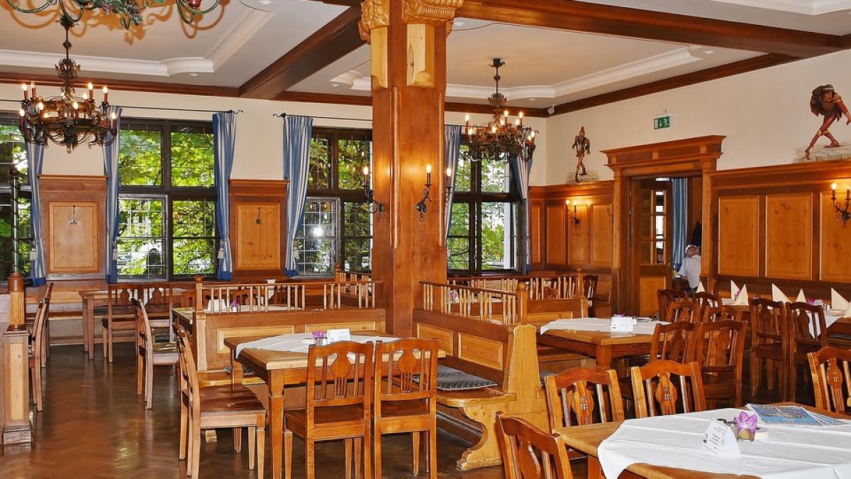 tocmai isi lasase copilul la scoala cand a vazut intr un restaurant ceva ce a emotionat o pana la