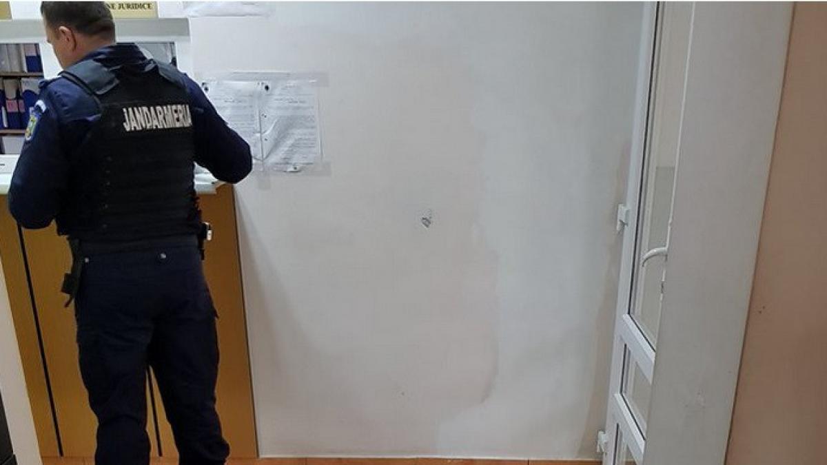 venise la primarie sa semneze niste acte cand brusc ceva neasteptat s a intamplat la serviciul de